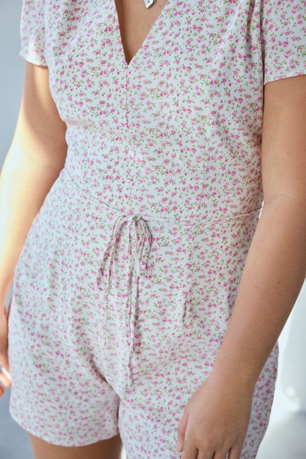 Slide View: 2: Glamorous Ditsy Floral V-Neckline Romper