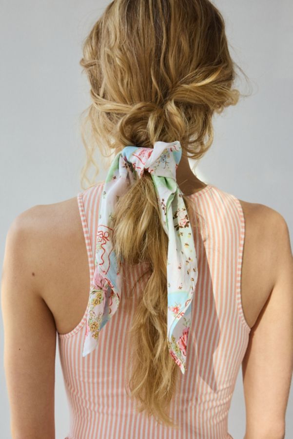 Slide View: 1: Pretty Patchwork Print Cotton Bandana