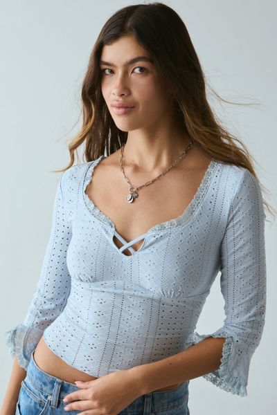 Haut Court en Tricot Ajouré Kimchi Blue Zarina Manches 3/4 Évasées