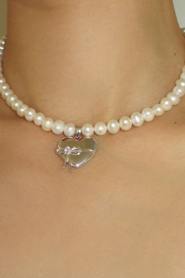 Slide View: 4: RIMOR The Bow Heart Pearl Choker