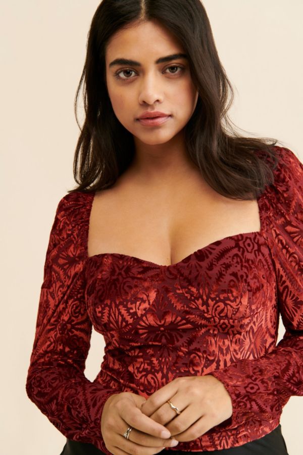 Slide View: 3: Kourt Velvet Genevieve Top