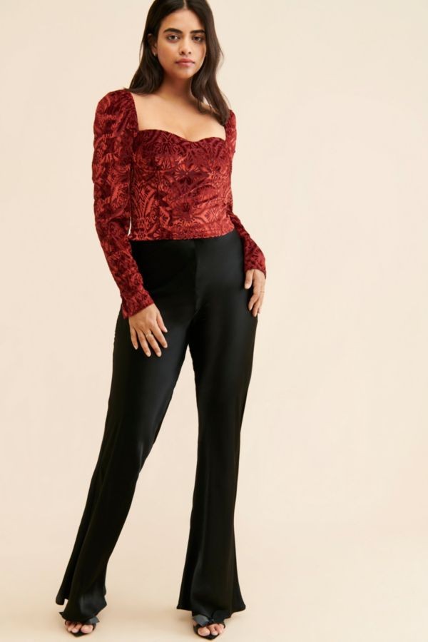 Slide View: 4: Kourt Velvet Genevieve Top