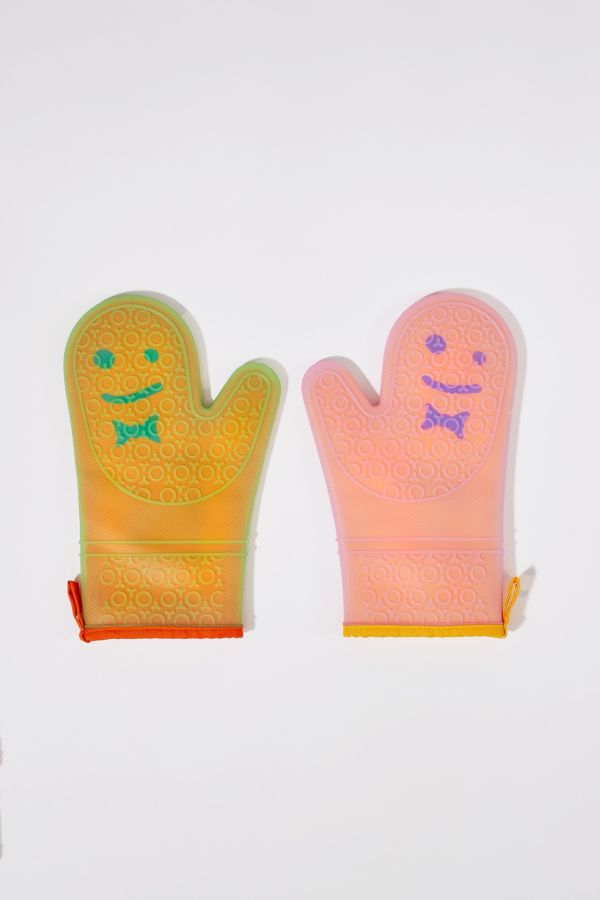 Slide View: 2: Staff Oven Mitts