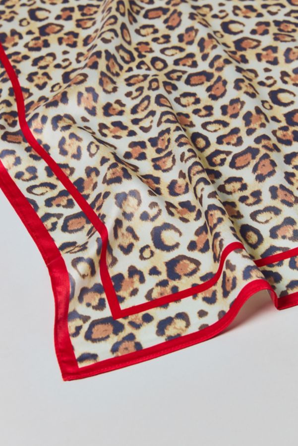 Slide View: 4: Leopard Print Satin Bandana