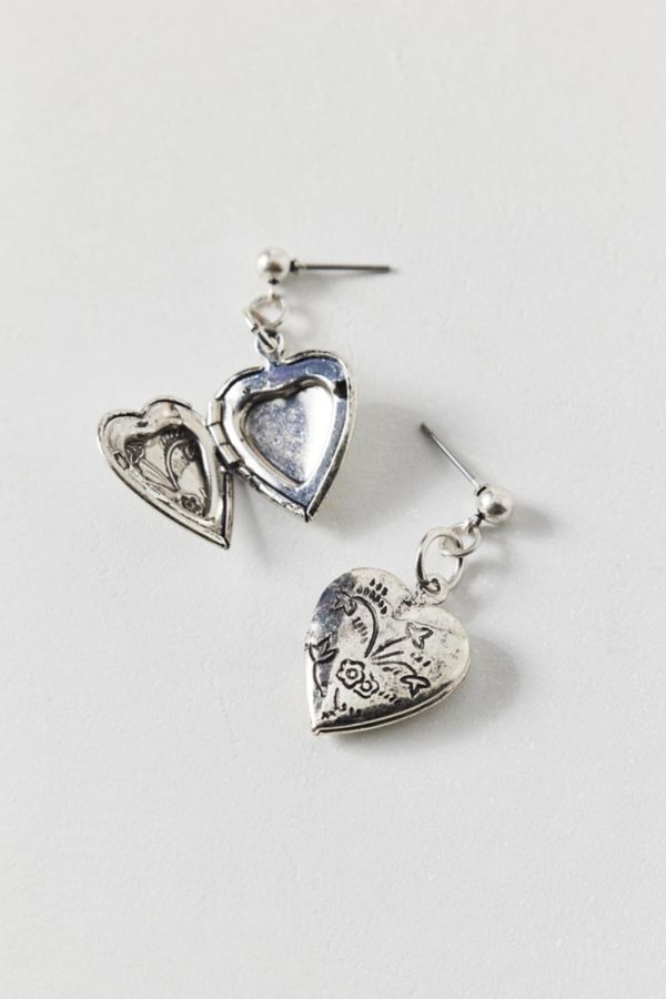 Slide View: 1: Etched Heart Locket Earring