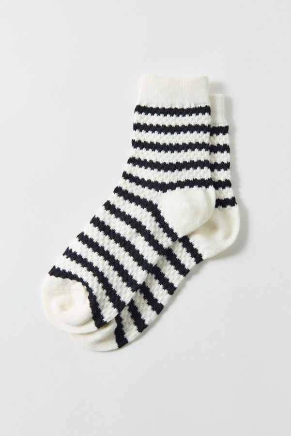 Slide View: 2: Textured Knit Striped Crew Sock