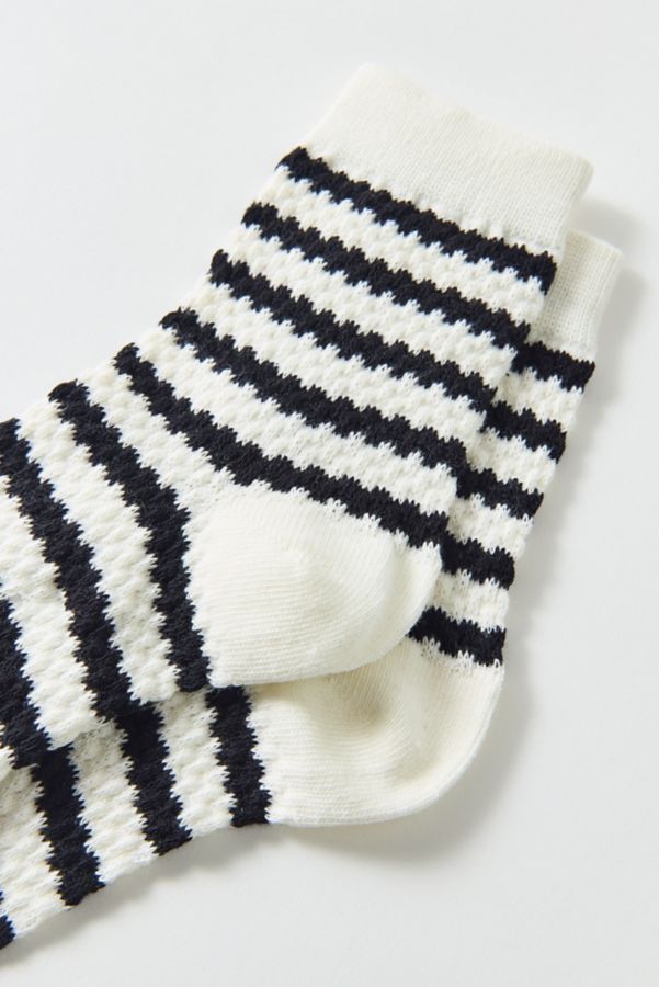 Slide View: 3: Textured Knit Striped Crew Sock