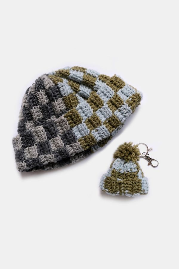 Slide View: 4: MARVES new york Crochet Checkered Mini Beanie Keychain Bag Charm