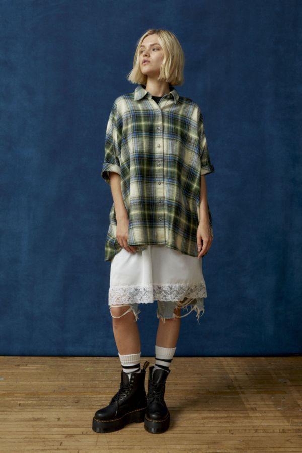 Slide View: 4: BDG Head Over Heels Flannel Button-Down Shirt