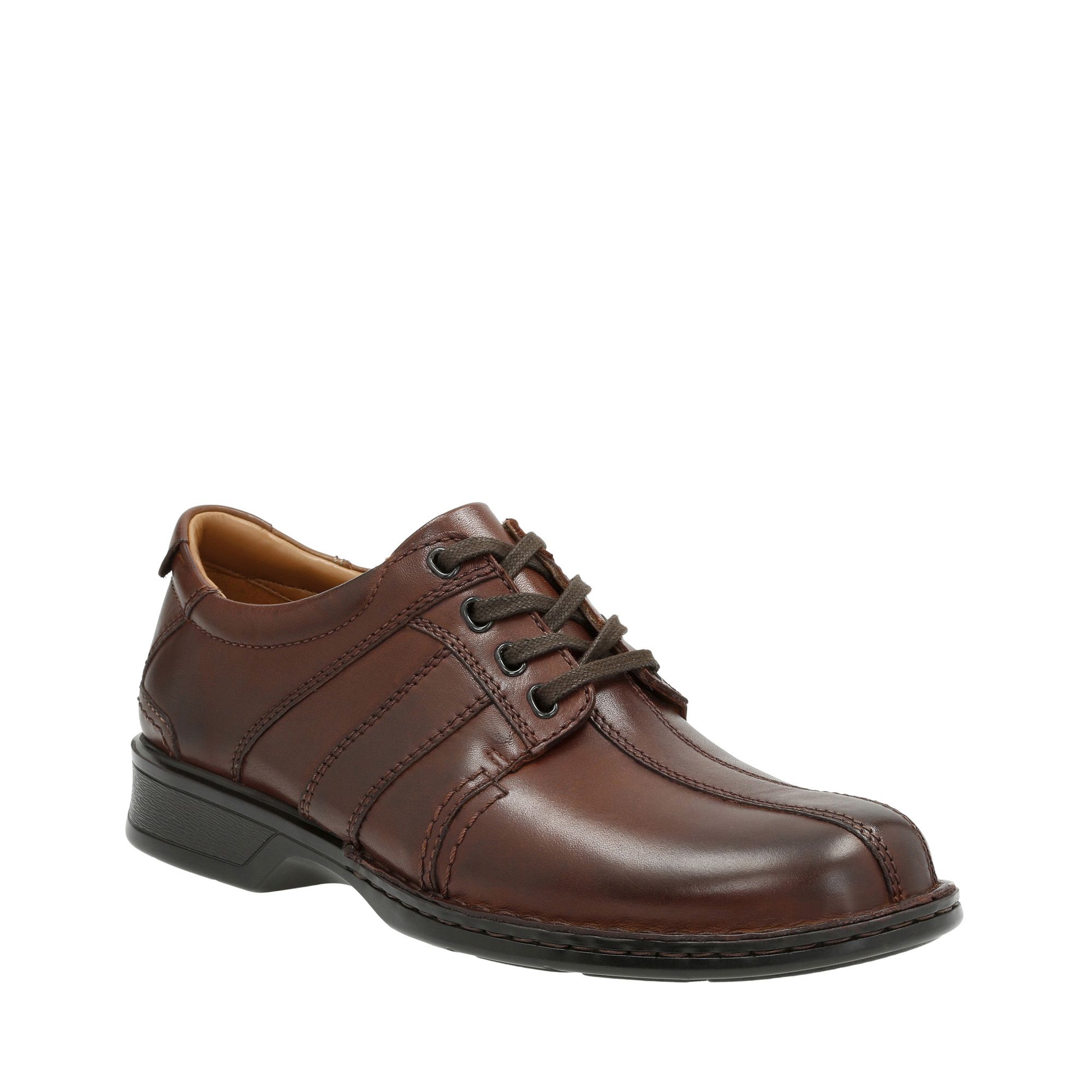 clarks touareg brown