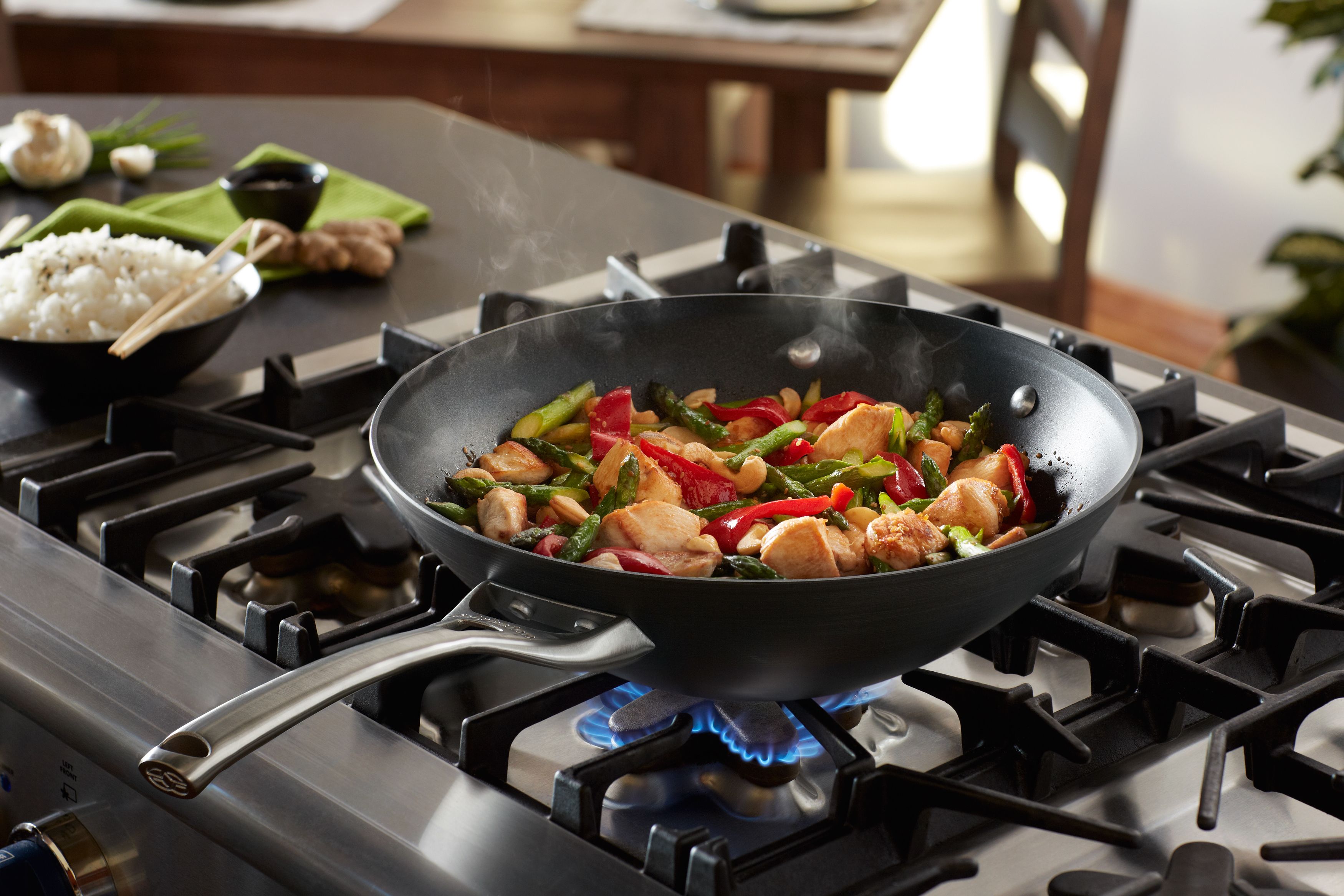 Calphalon Contemporary Nonstick 12 in. Flat Bottom Wok