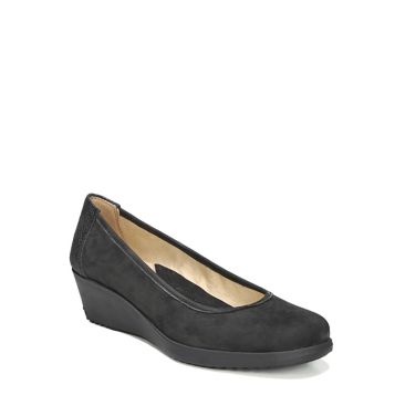 Naturalizer betina best sale wedge pumps