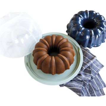 Nordic Ware Tiered Heart Bundt Pan & Reviews