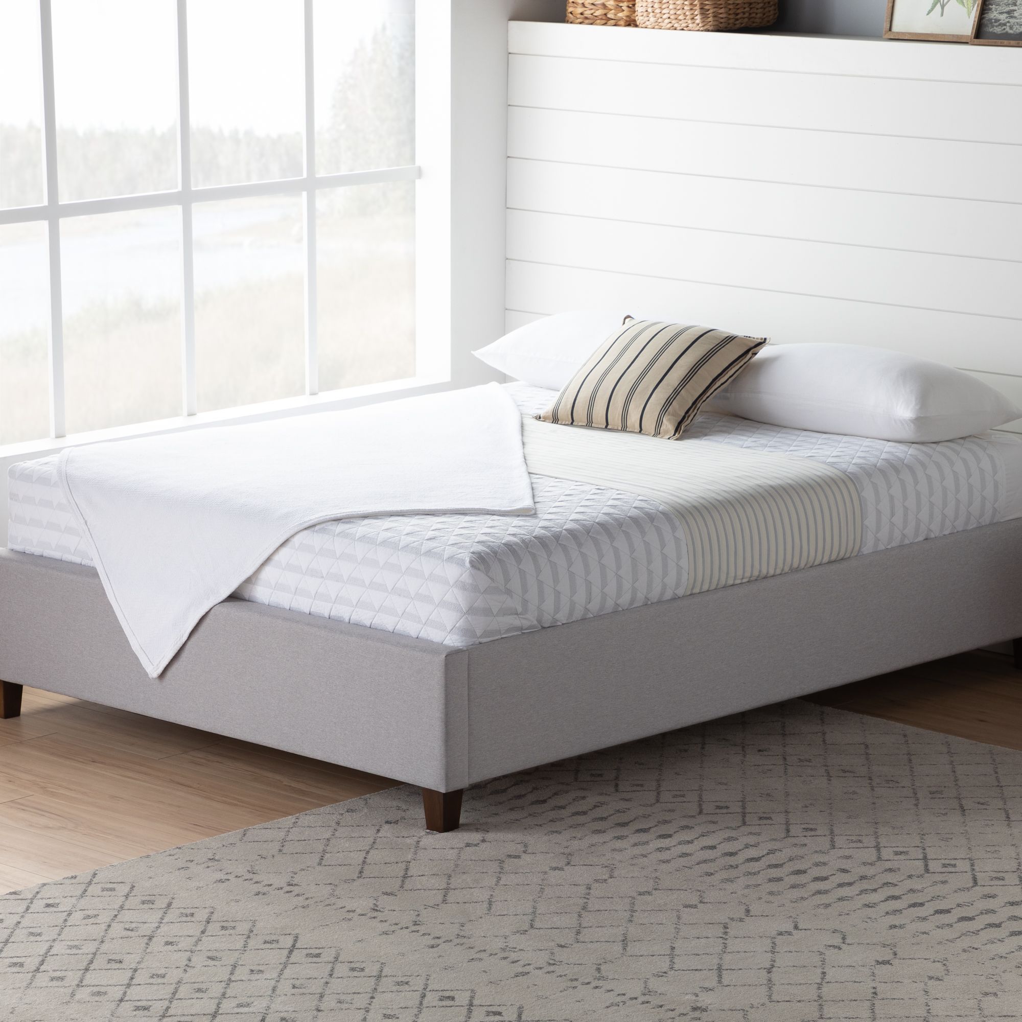 Brookside ava deals upholstered platform bed