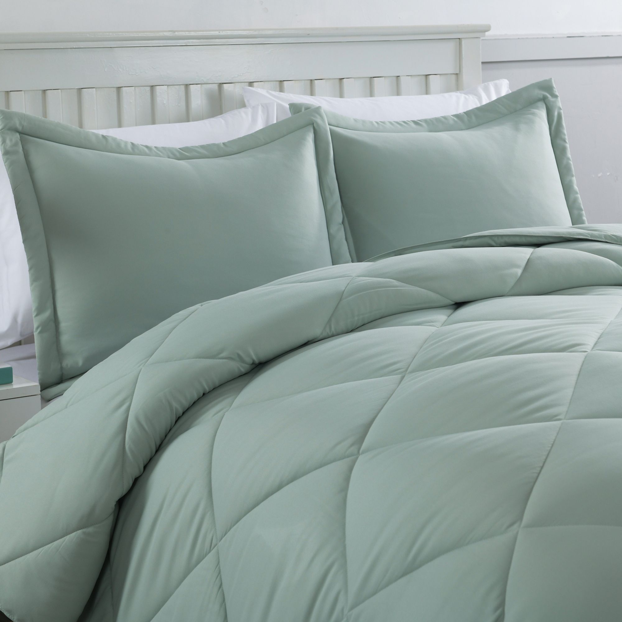 Stayclean Bacteria Inhibiting Diamond Stitch Comforter Set - On