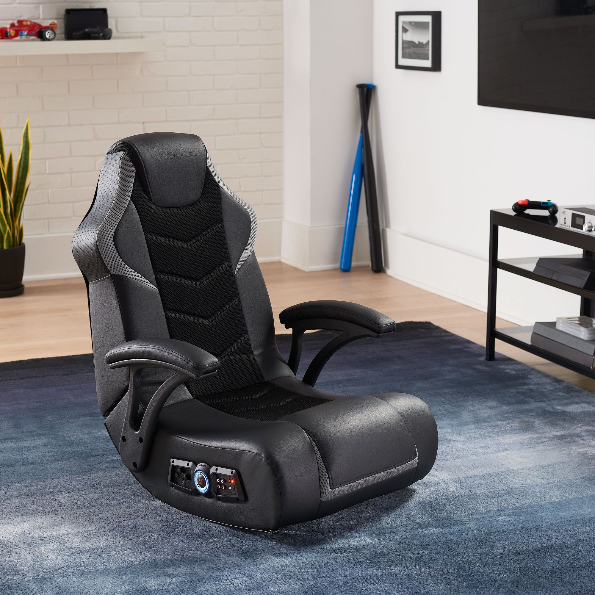 Floor rocker gaming chair best sale with arms