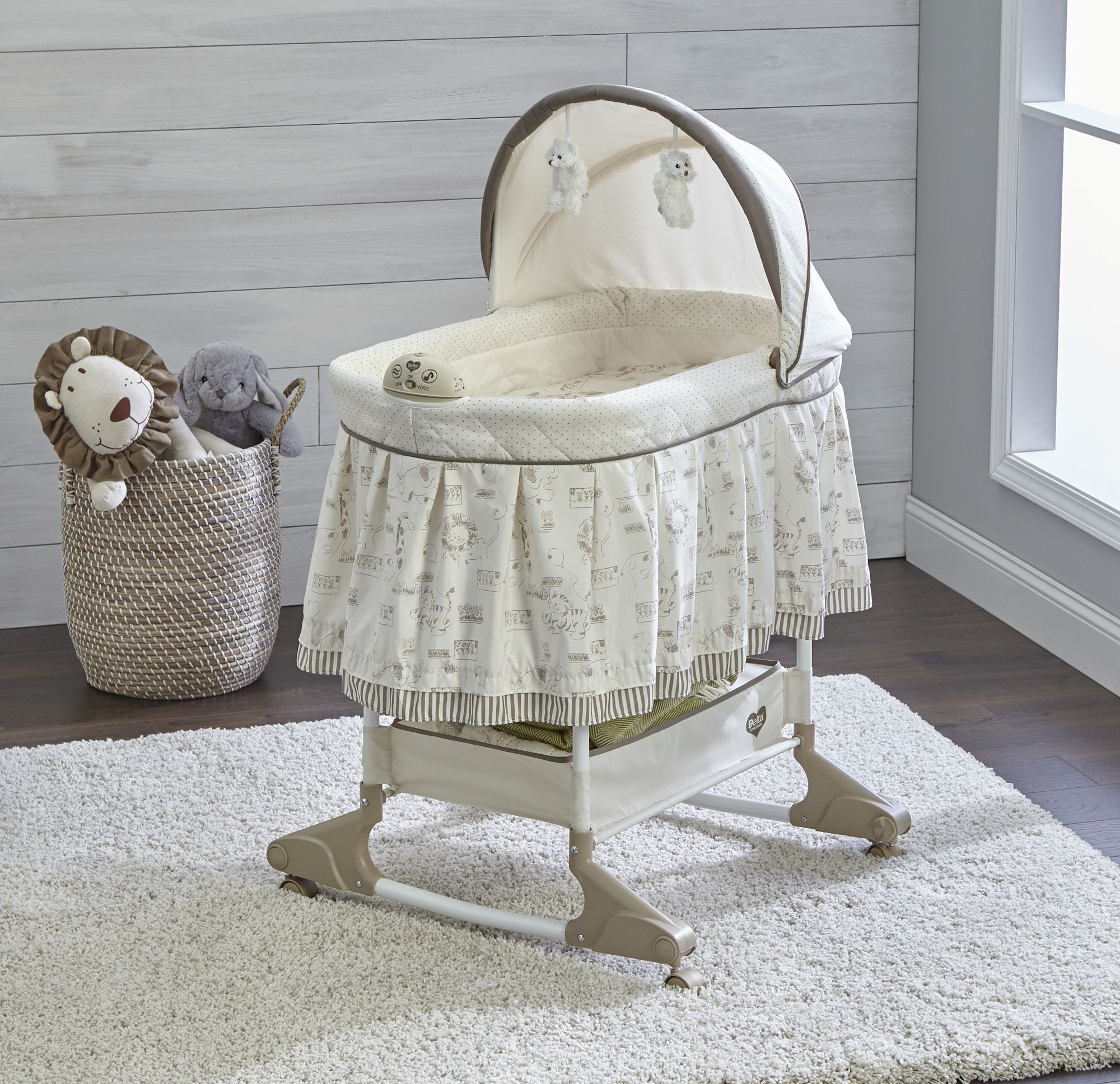 Delta Jungle Rocker/Bassinet Fingerhut