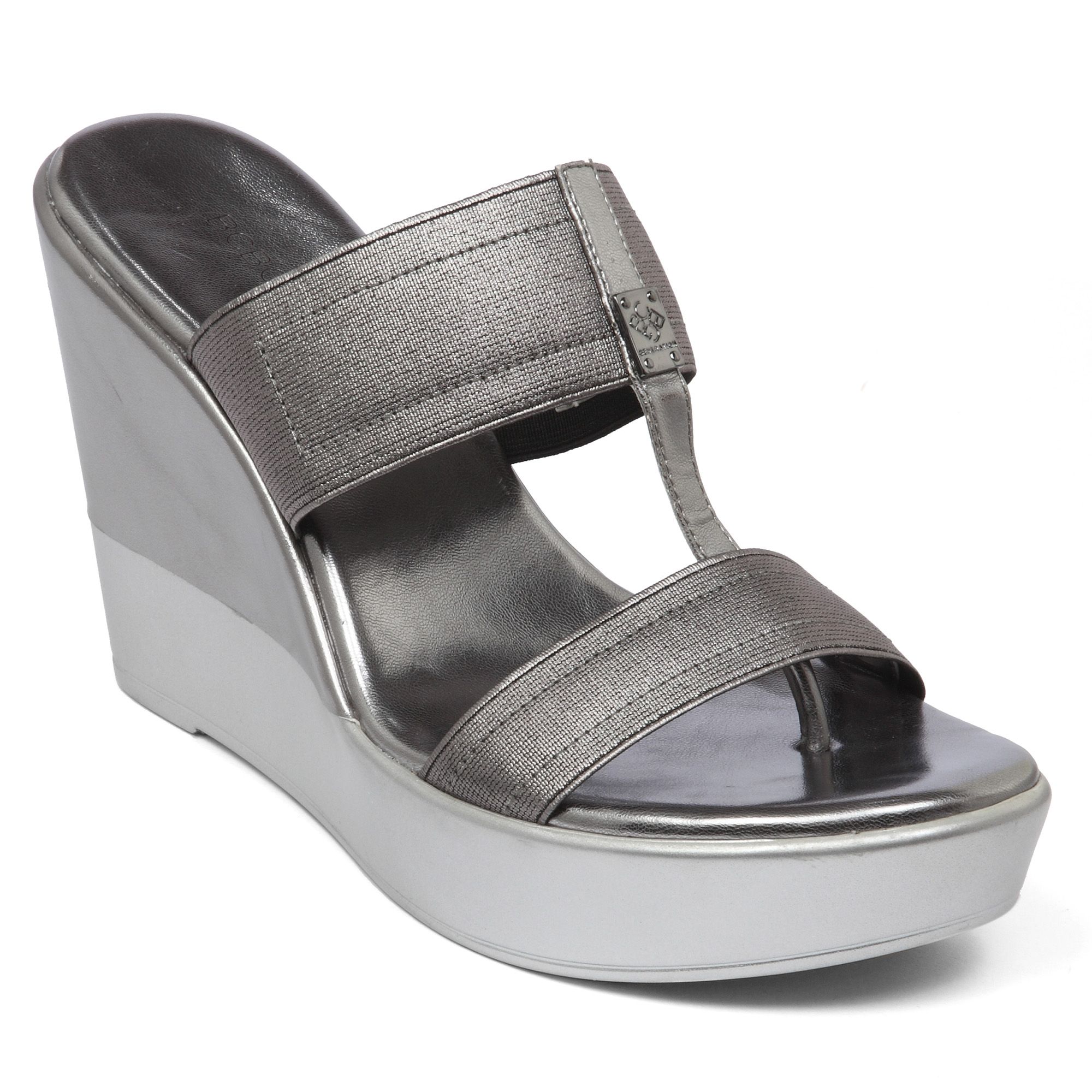 BCBG Women s Quintin Wedge Sandal