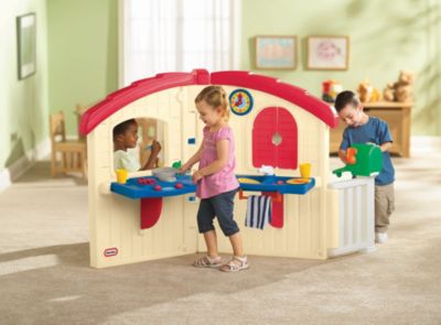little tikes playhouse with fence and mailbox