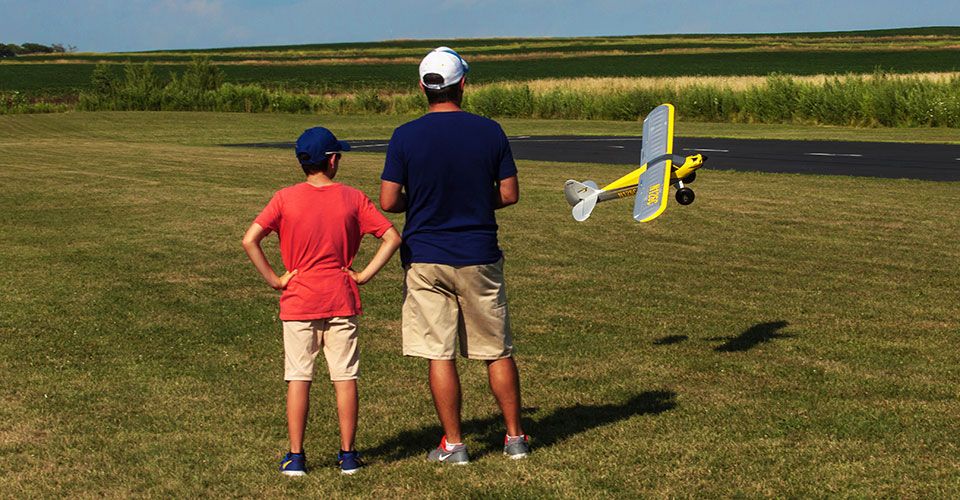 carbon cub s  airplane