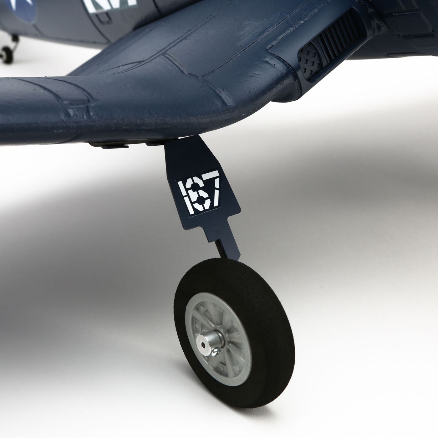 f4u corsair s 1.1 m rtf with safe