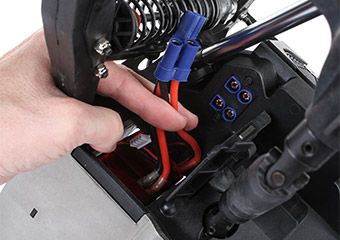 losi baja rey battery size