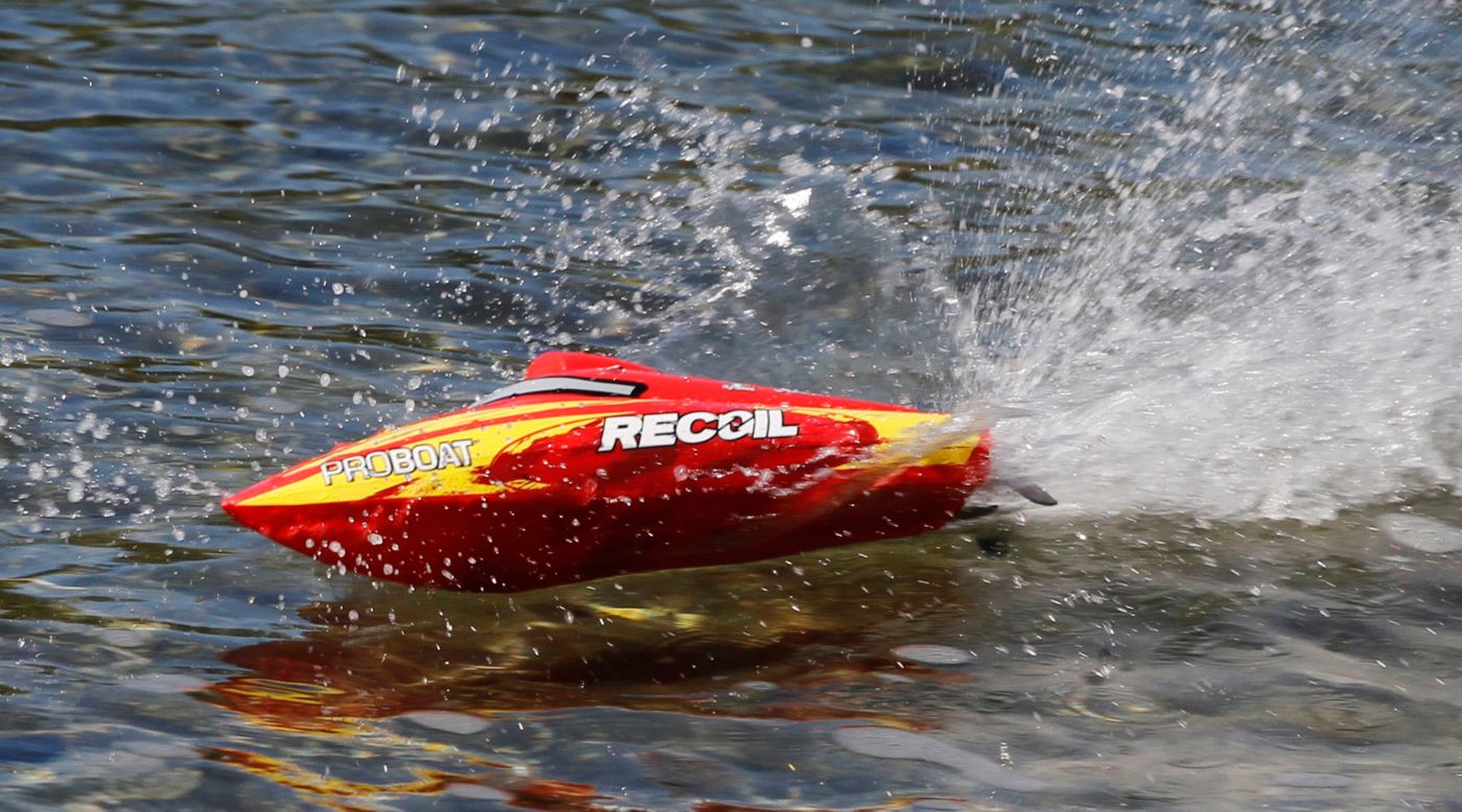 pro boat recoil 17