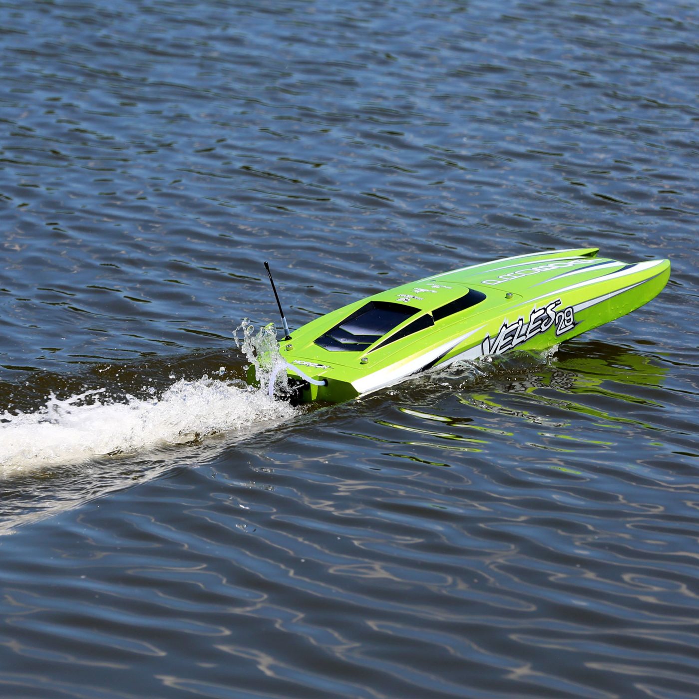 veles rc boat