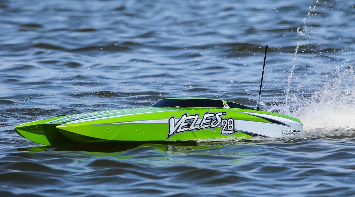 veles rc boat