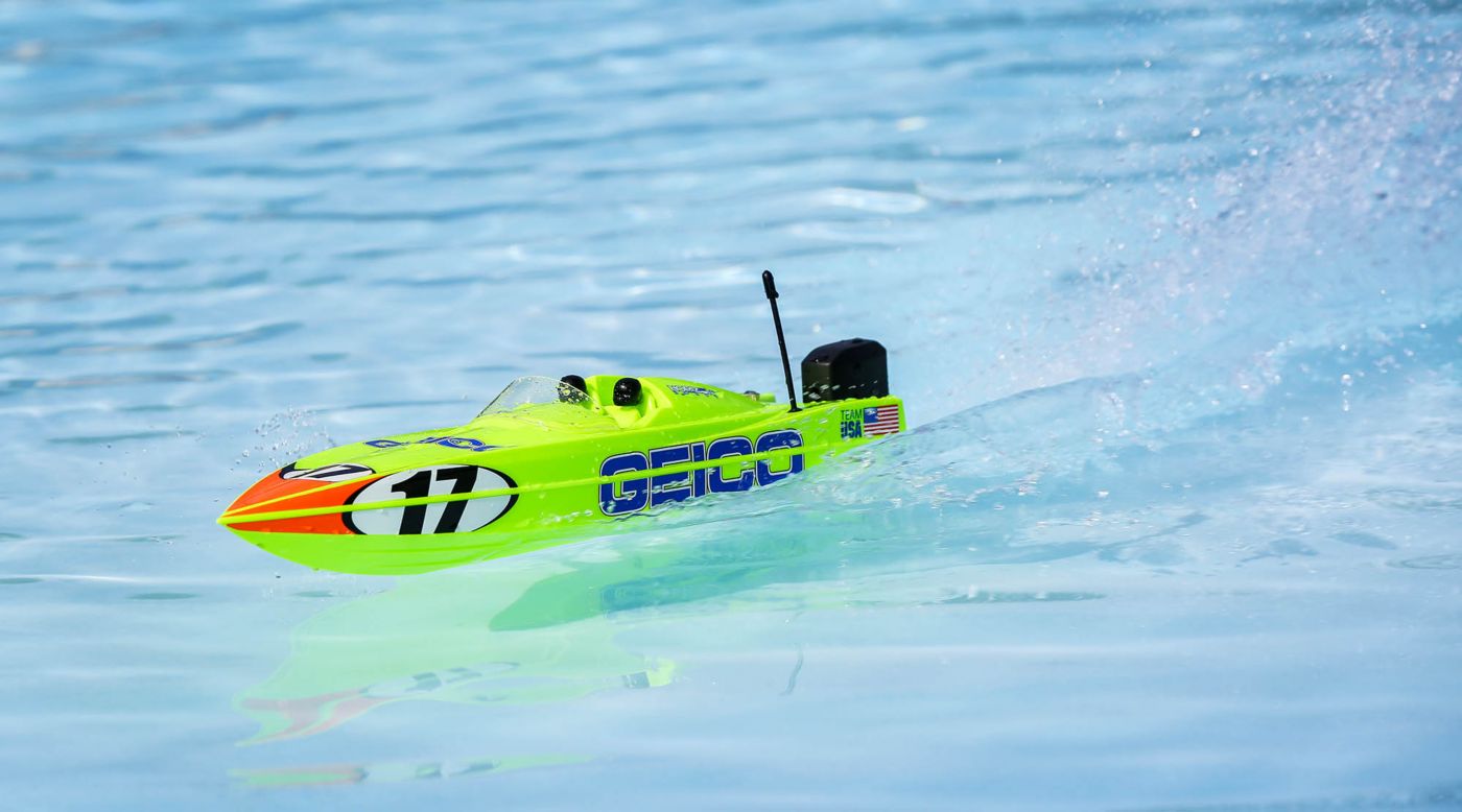 miss geico rc boat 17