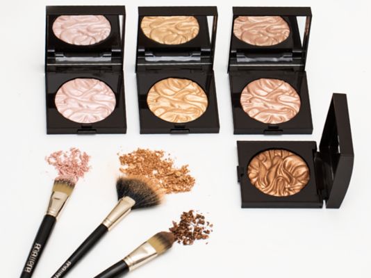 Face Illuminator - Highlighting Powder - Laura Mercier