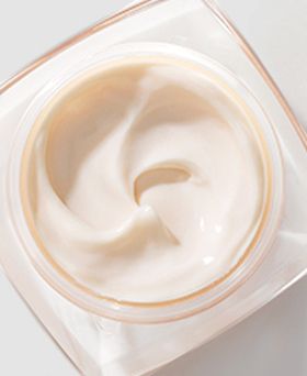 tub of laura mercier moisturizer