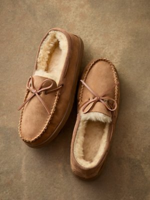 Overland men's Sydney sheepskin moccasin slippers