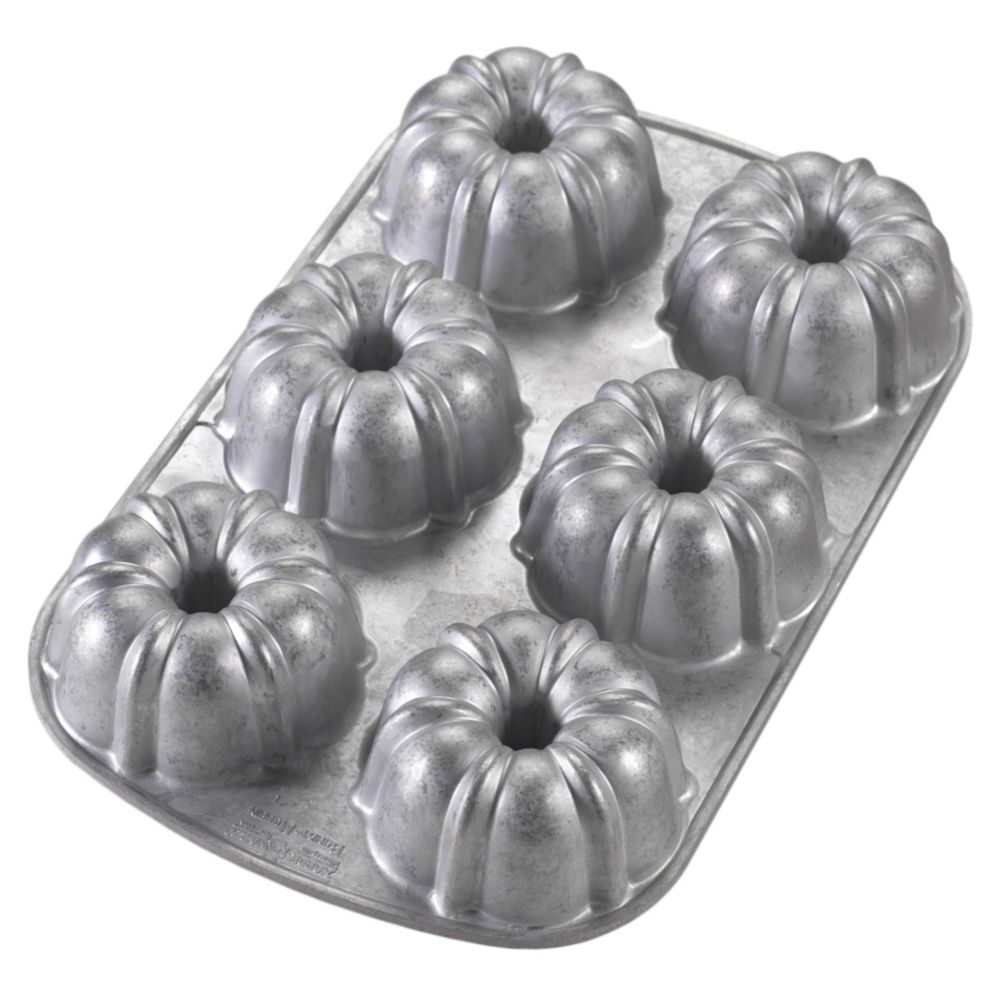 Nordic Ware® 50602 Aluminum Bundt Muffin Pan